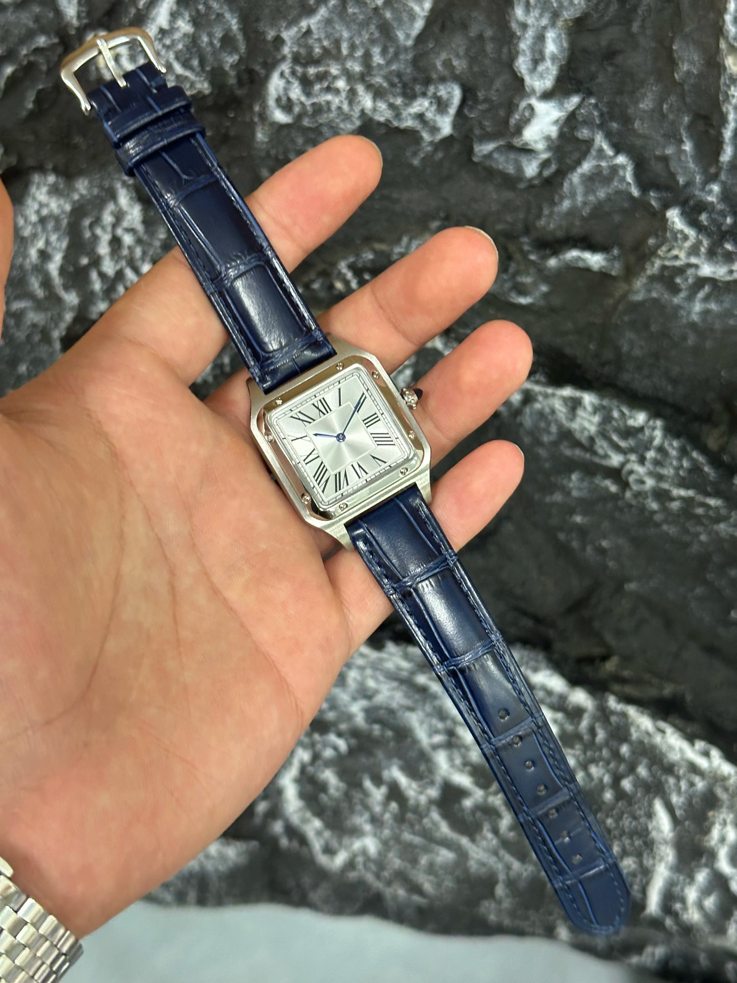 2025 new Luxury High Quality Lovers Quartz Watch Mens Women Fashion Square Leather Men silvery White Sapphire Wristwatch