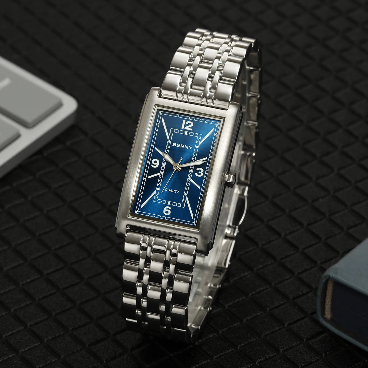 Montre carrée pour homme BERNY – Mouvement à quartz, cadran à chiffres romains, affichage luminescent, boîtier en acier inoxydable 316L – Montre rectangulaire élégante et décontractée
