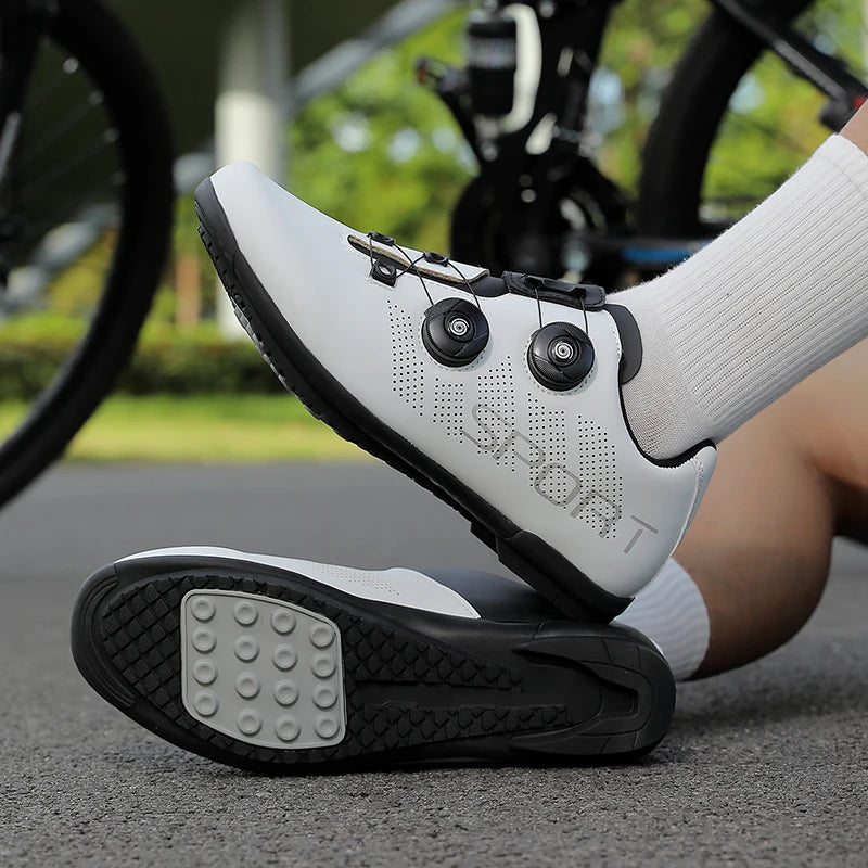 Ténis de ciclismo, sapatos de MTB respiráveis, sapatos de ciclismo de montanha para homem e mulher, sapatos para trilhos, sapatos desportivos para ciclismo de estrada, sapatos de ciclismo com pedais SPD