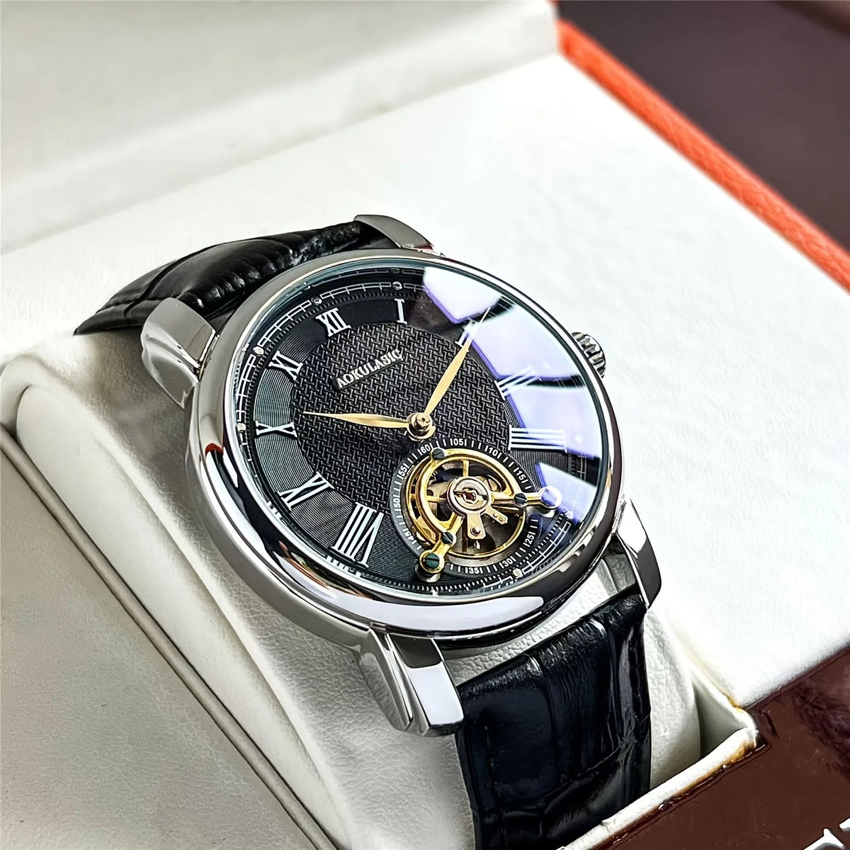 Men’s automatic mechanical watch – Elegant skeletonised design, trendy ‘business casual’ style, alloy case and leather strap, battery-free