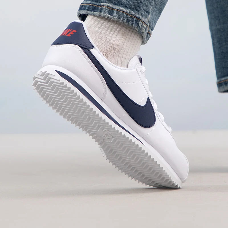 Nike ženski čevlji Cortez Basic Sl Bg športni čevlji vsakodnevni čevlji zračni klasični beli čevlji superge 904764-106