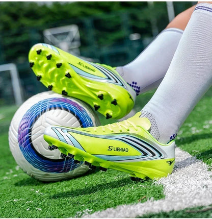 Nouvelles chaussures de football pour hommes, crampons de futsal, chaussures de soccer, chaussures de match, baskets d'intérieur de haute qualité, best-seller, antidérapantes, pour entraînement et extérieur