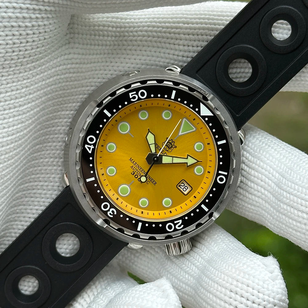 STEELDIVE Popular SD1975 47.5MM Case Red Dial 300M Waterproof AR Sapphire Glass Tuna Dive Mens  NH35 Automatic Watches for You
