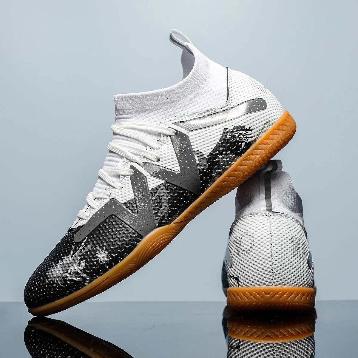 Botte de Football en salle, crampons de Futsal professionnels pour hommes, chaussures de Football pour adultes, durables, confortables, antidérapantes, baskets d'entraînement pour adolescents