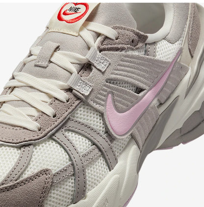 Nike Authentic V2K RUN Sneakers da donna in rete traspiranti, stile retrò e casual HV5997-161