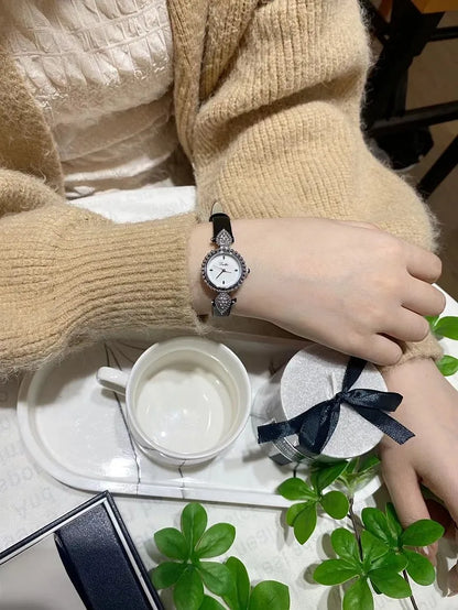 UTHAI Women Watch Light Luxury Brand Shell Faced Diamond Watches Waterproof Leather Strap Ladies Fashion Quartz Wristwatch gift