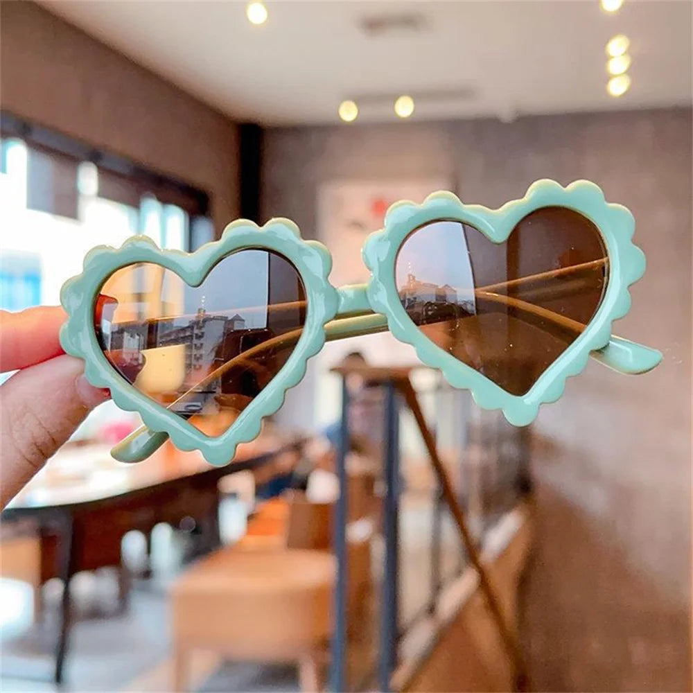 1Pc Cartoon Heart Sunglasses Children Baby Sunglasses Boys Girls UV400 Sun Glasses Shades Kids Gifts Fashion Party Eyeglasses