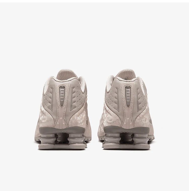 Оригинални дамски ниски маратонки за бягане с омекотяване Nike Shox R4 HV0934-001