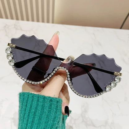Fashion Luxury Brand Design Diamond Wave Rimless Women Sunglasses Hip Hop Eyewear Outdoor Glasses Unisex Shades Glasses UV400