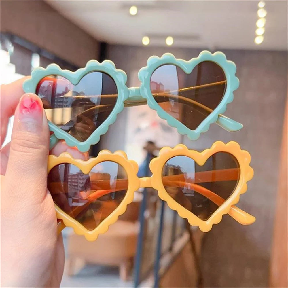 1Pc Cartoon Heart Sunglasses Children Baby Sunglasses Boys Girls UV400 Sun Glasses Shades Kids Gifts Fashion Party Eyeglasses