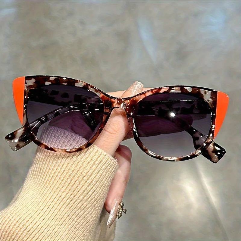 New Glossy Red Black Color-Block Gradient Cat-Eye Sunglasses Chic Women's Glasses with Anti-Glare Lenses for Fashionable Travel