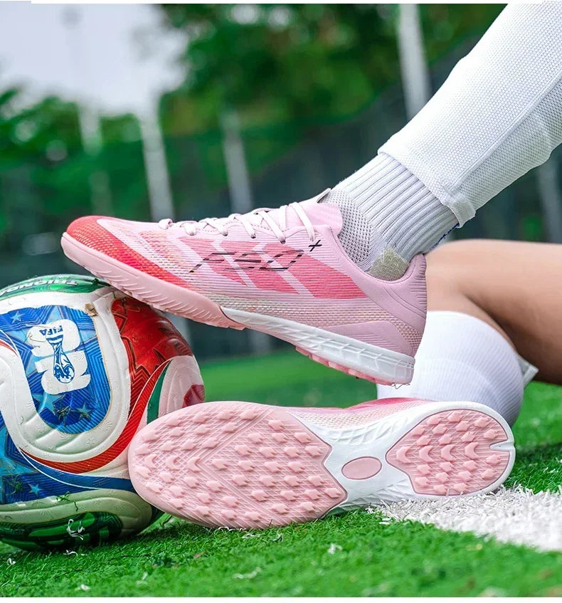 Nouvelles chaussures de football pour hommes, chaussures de soccer pour terrain en herbe, chaussures d'entraînement, chaussures de sport ultralégères, chaussures de match professionnelles, baskets antidérapantes unisexes.