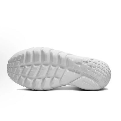 Nike's New Comfortable, Lightweight, Easy-To-Wear Outdoor Women's Slip-On Running Shoes Flex Runner2 Mesh Stitching Soft Travel Running Shoes Silver-White Versatile Lightweight Commuting Casual Sports Shoes Essential for Spor