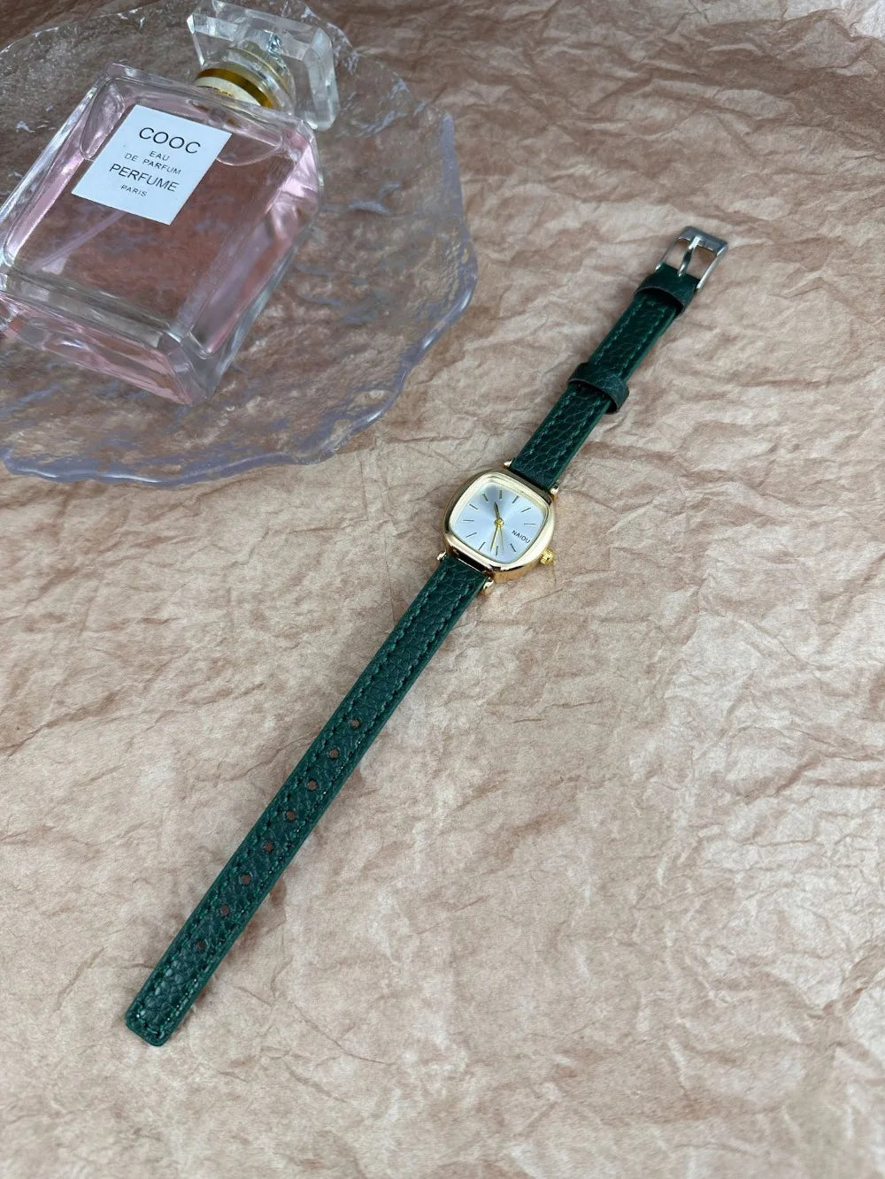 Hot Sale Women Watch Simple Small Dial Quartz Watches Luxury Ladies Gift Wristwatch Fashion Student Leather Strap Clock Relógio