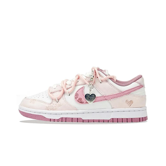 Po meri izdelani športni copati Nike Dunk »Honeyed Rose« – novi kitajski stil, ročno poslikani z motivom srca, nizki ženski copati za rolkanje