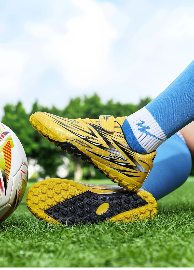 Nouvelles chaussures de football pour enfants, crampons antidérapants pour terrain de football, chaussures de football pour enfants, bottes de football d'intérieur, baskets professionnelles rapides, pointures 28-39.