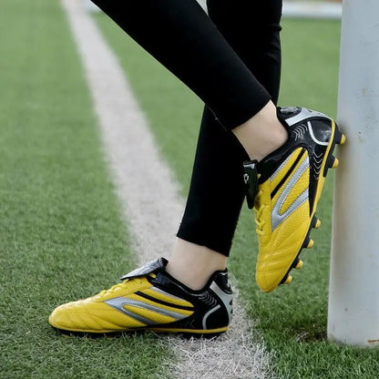 Hommes Football bottes de Football athlétique enfants chaussures de Football nouveau cuir haut mâle crampons formation Football baskets Sport