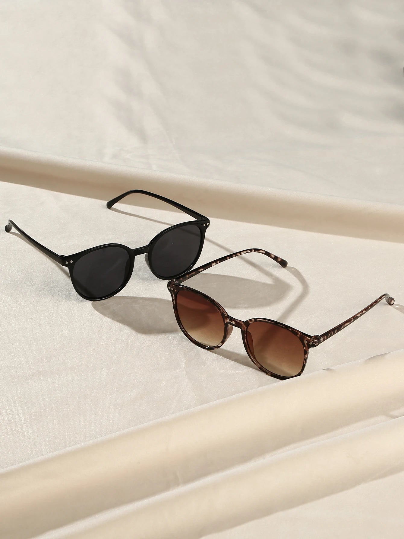 2Pcs Women's Fashionable Round Frame Glasses Chic Black, Tortoiseshell Combination Glasses Daily Wear Holiday Gifts