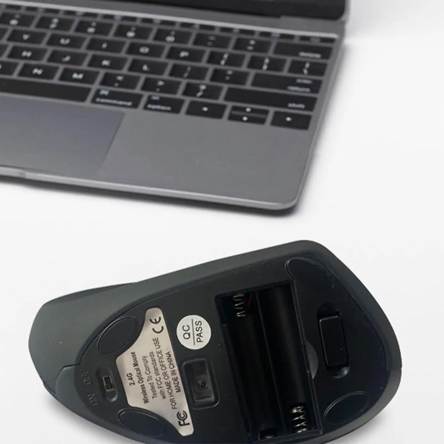 2.4G Wireless Mouse Vertical Game Mouse Ergonomics 1600DPI PC Laptop Office Mini Game Mouse