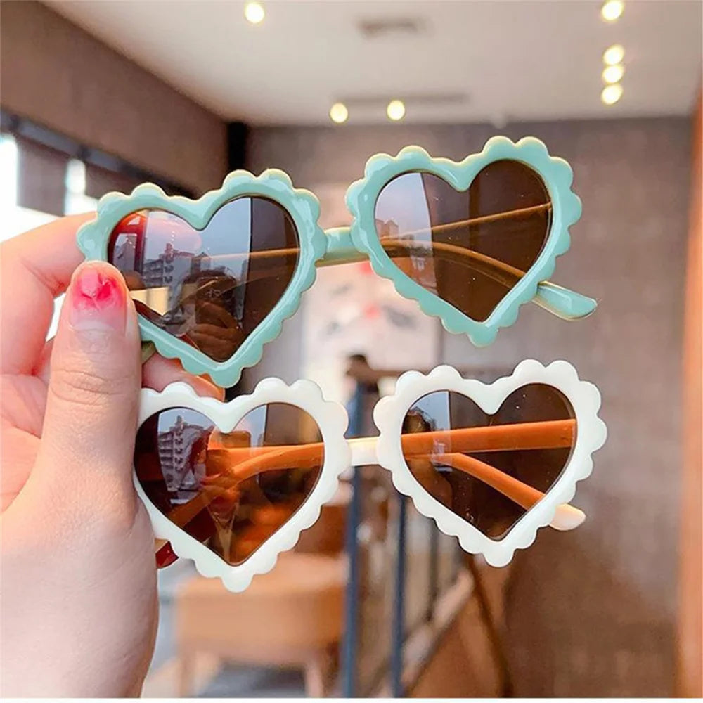 1Pc Cartoon Heart Sunglasses Children Baby Sunglasses Boys Girls UV400 Sun Glasses Shades Kids Gifts Fashion Party Eyeglasses