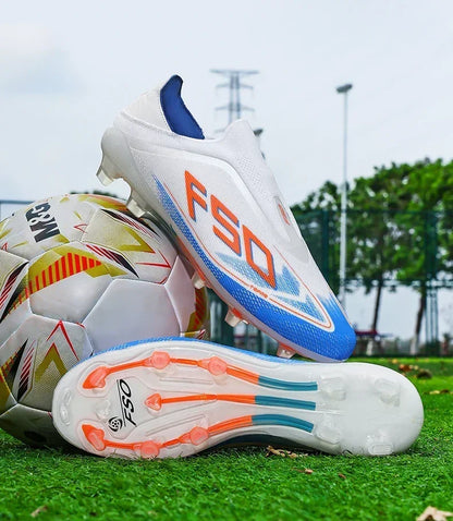 Nouvelles chaussures de football pour hommes, antidérapantes, à tige haute, pour terrain en herbe, chaussures de sport pour garçons, crampons d'extérieur très vendus, de haute qualité et légers.