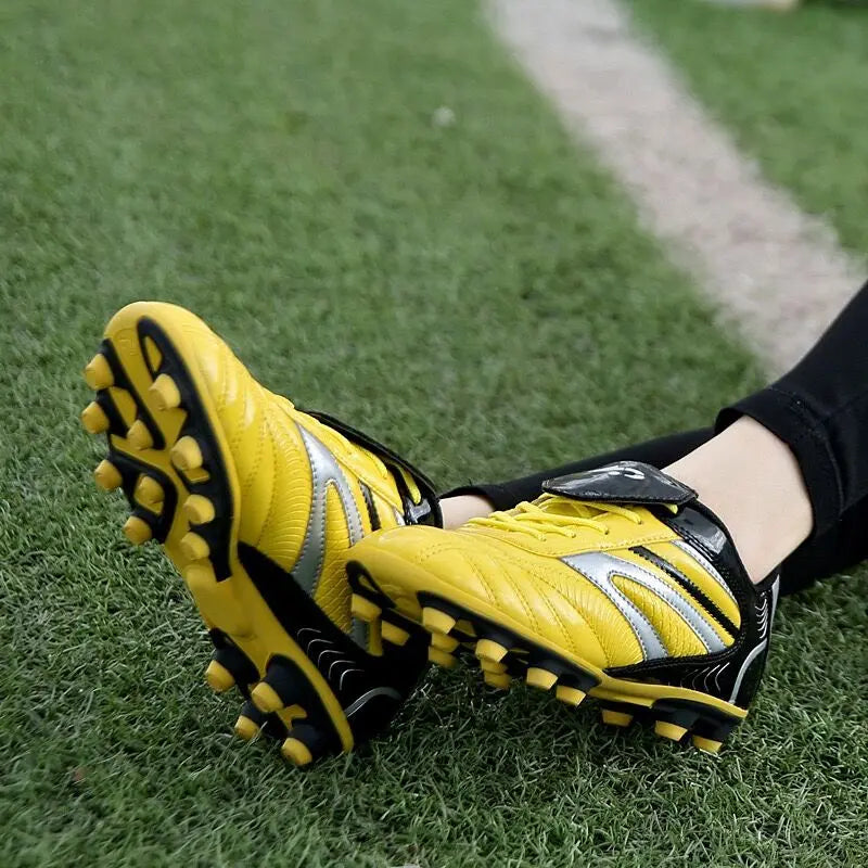 Hommes Football bottes de Football athlétique enfants chaussures de Football nouveau cuir haut mâle crampons formation Football baskets Sport