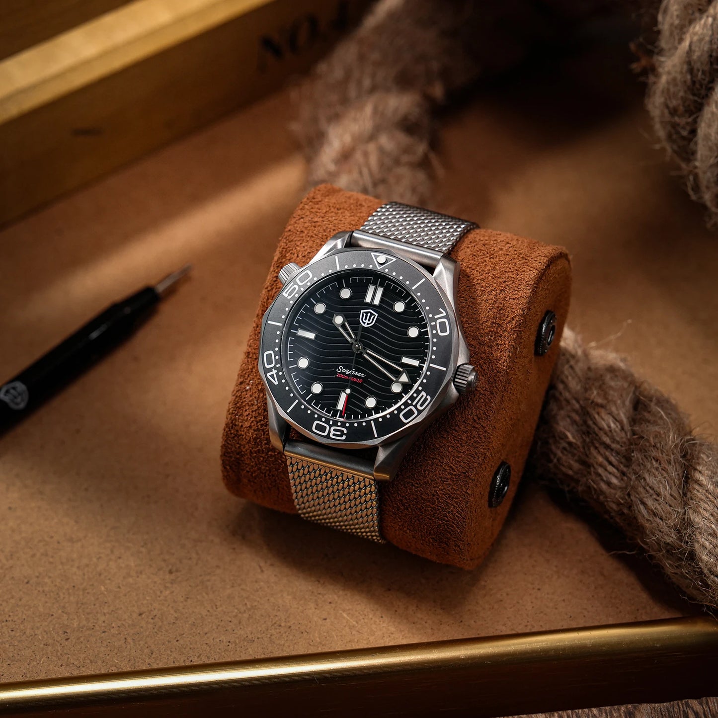 Watchdives WD007Q Diver Watch VH31 Sweep Second Quartz Movement Luminous Domed Sapphire Crystal Watches 42mm Titanium Watches