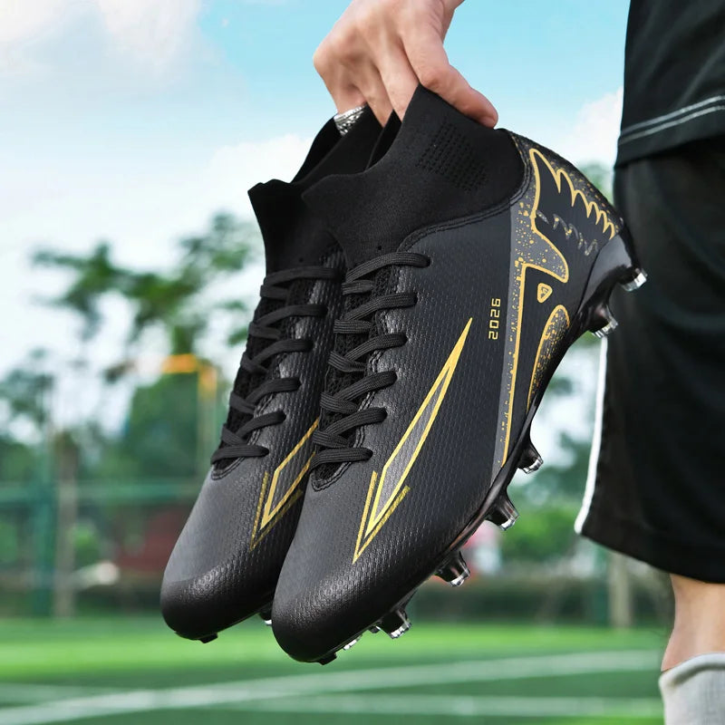 Nouvelles chaussures de football pour hommes, antidérapantes, de haute qualité, ultralégères, pour l'extérieur et l'intérieur, chaussures de sport à haute cheville, futsal antidérapantes