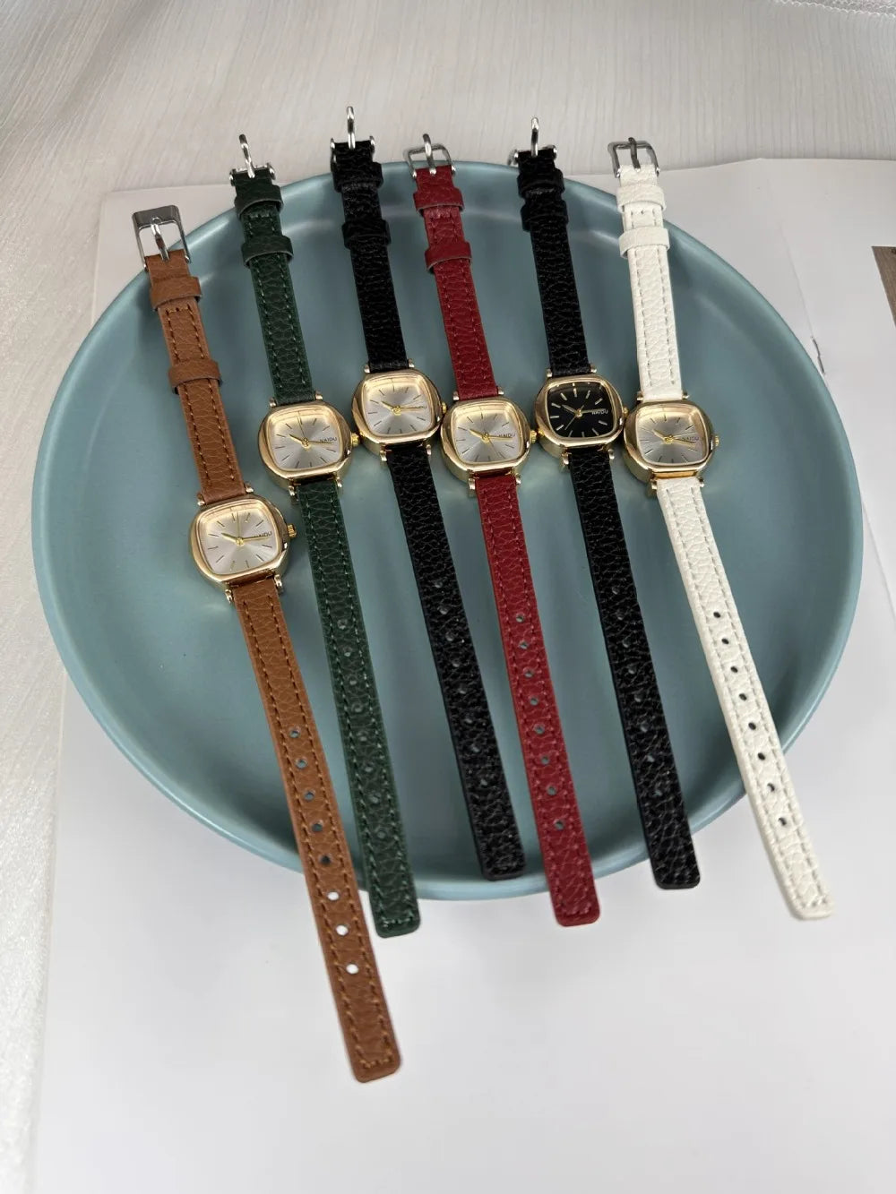 Hot Sale Women Watch Simple Small Dial Quartz Watches Luxury Ladies Gift Wristwatch Fashion Student Leather Strap Clock Relógio