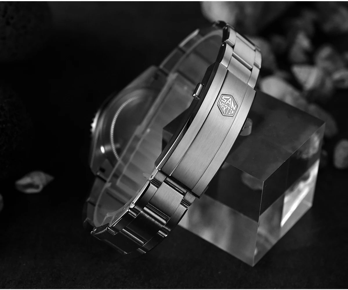 San Martin 2026 Men Diver Watch 38mm Wave Texture Dial Miyota 90S5 Automatic Mechanical Luxury Wristwatch Waterproof 200m SN0126