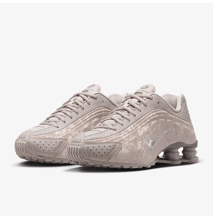 Оригинални дамски ниски маратонки за бягане с омекотяване Nike Shox R4 HV0934-001
