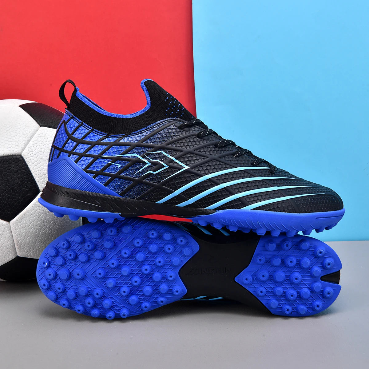 Nouvelles chaussures de football pour hommes, crampons de futsal, chaussures de football, confortables, ultra-légères, pour terrain synthétique et naturel, sportives, antidérapantes, pour adultes, professionnelles.