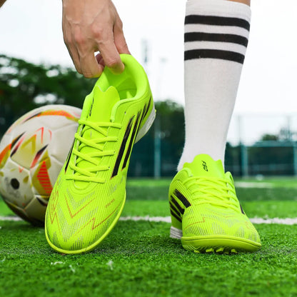 Chaussures de football pour hommes FG/AG pour terrain ferme, légères, à lacets, antidérapantes, professionnelles, pour adultes, pour la compétition en extérieur.