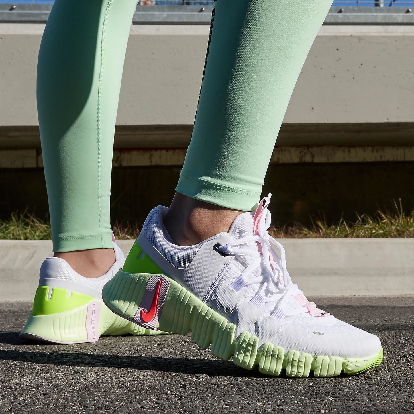 Оригинални дамски леки спортни тренировъчни обувки Nike Free Metcon 5 DV3950-104