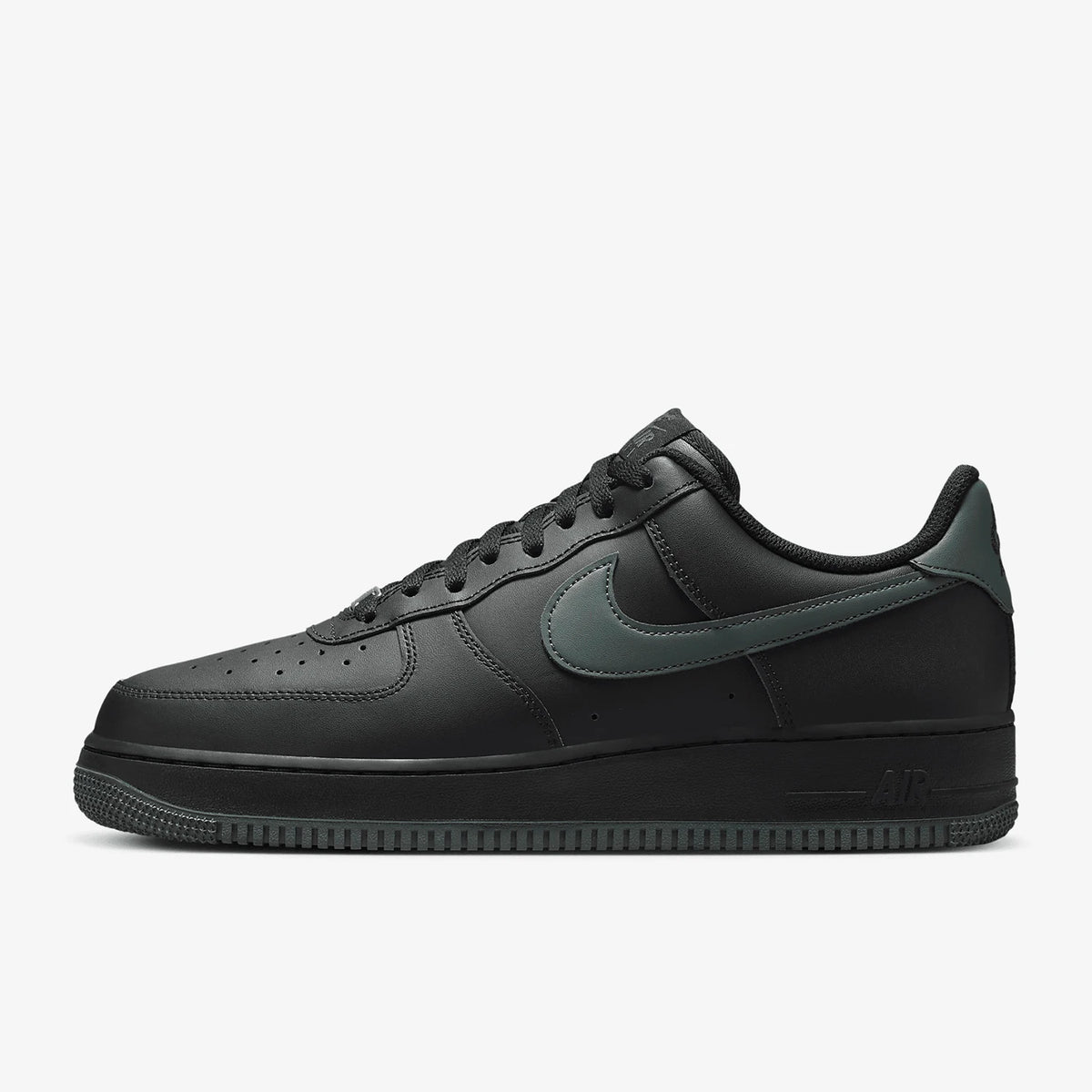 Pánske tenisky Nike Genuine Air Force 1 07 FJ4146-001