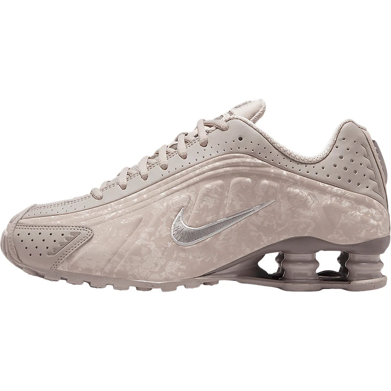 Оригинални дамски ниски маратонки за бягане с омекотяване Nike Shox R4 HV0934-001