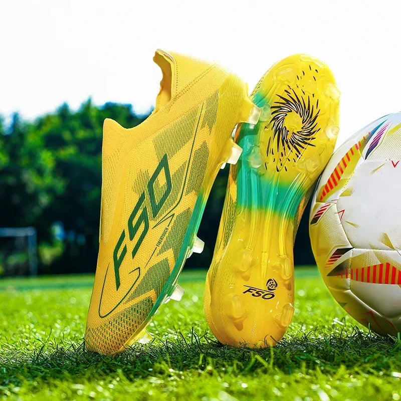 Nouvelles chaussures de football pour hommes, crampons de gazon très vendus, chaussures de football respirantes, chaussures de match de haute qualité, baskets antidérapantes pour garçons, légères pour l'extérieur